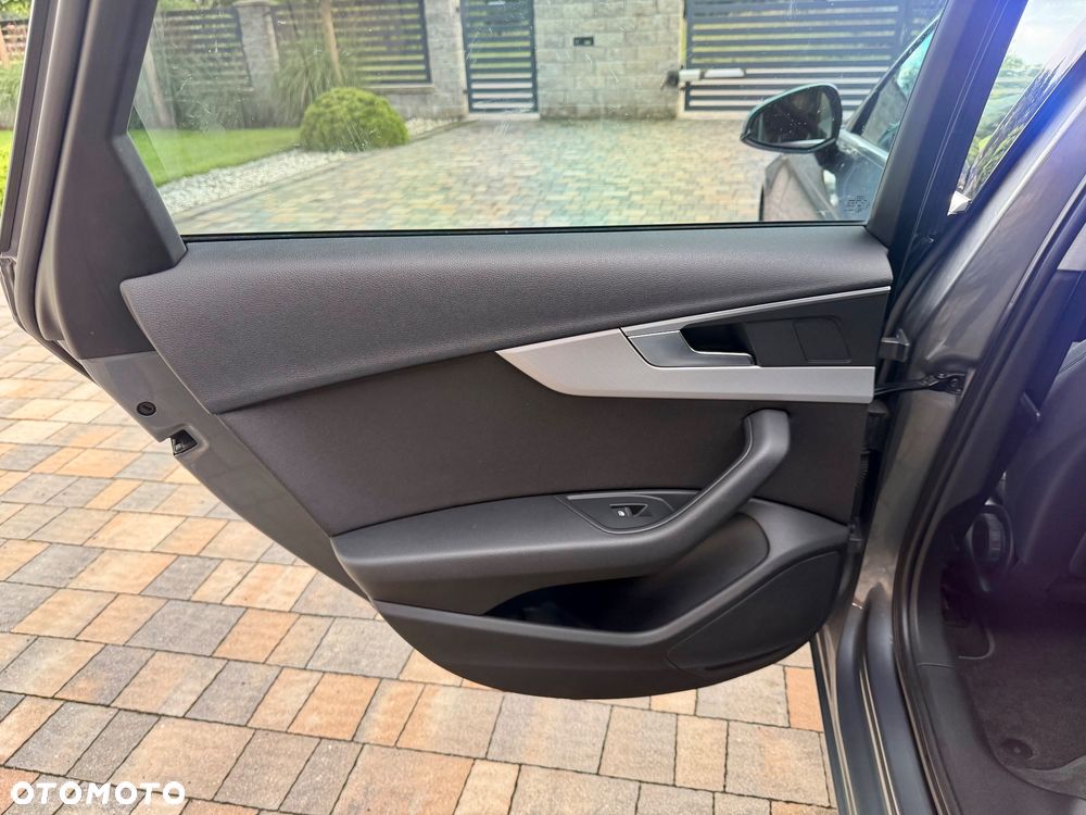 Audi A4 Limousine 2.0 TFSI ultra Sport - 11