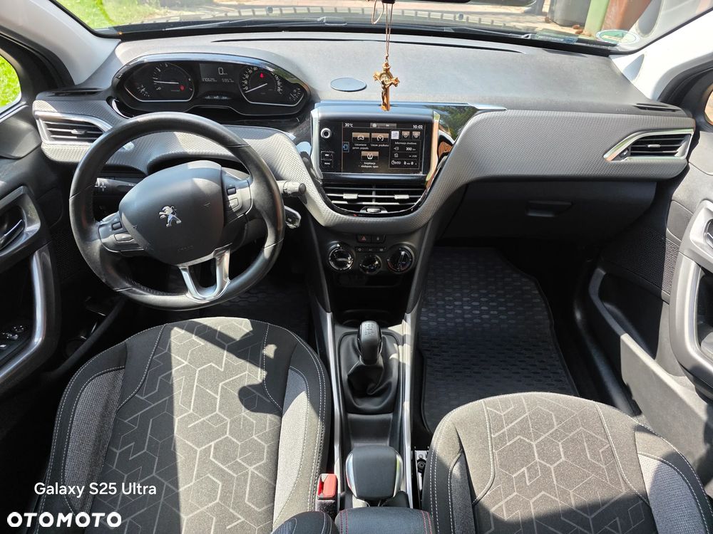 Peugeot 2008 1.2 Pure Tech Style S&S - 10