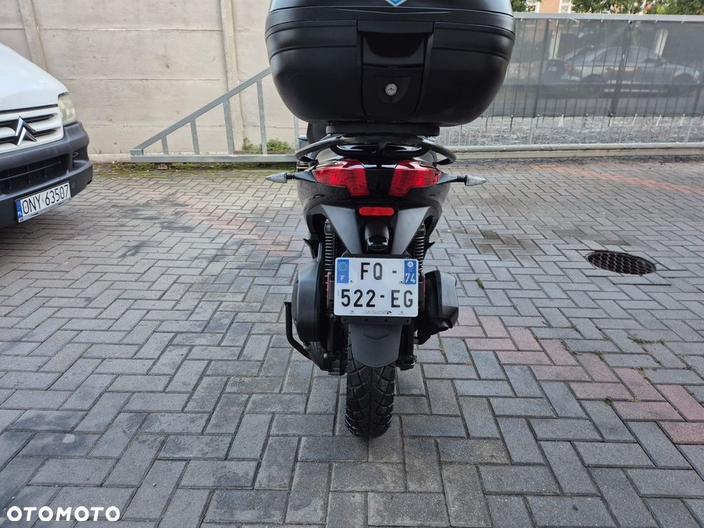 Piaggio MP-3 - 6
