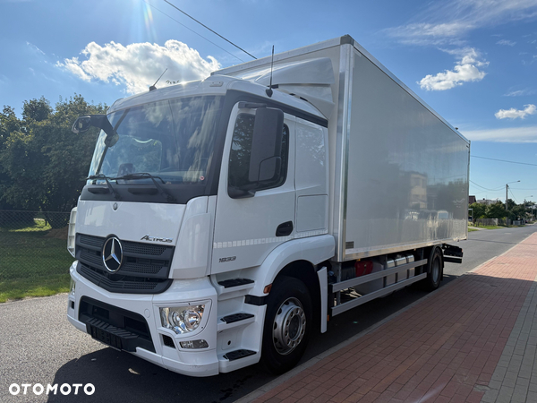 Mercedes-Benz Actros 1833
