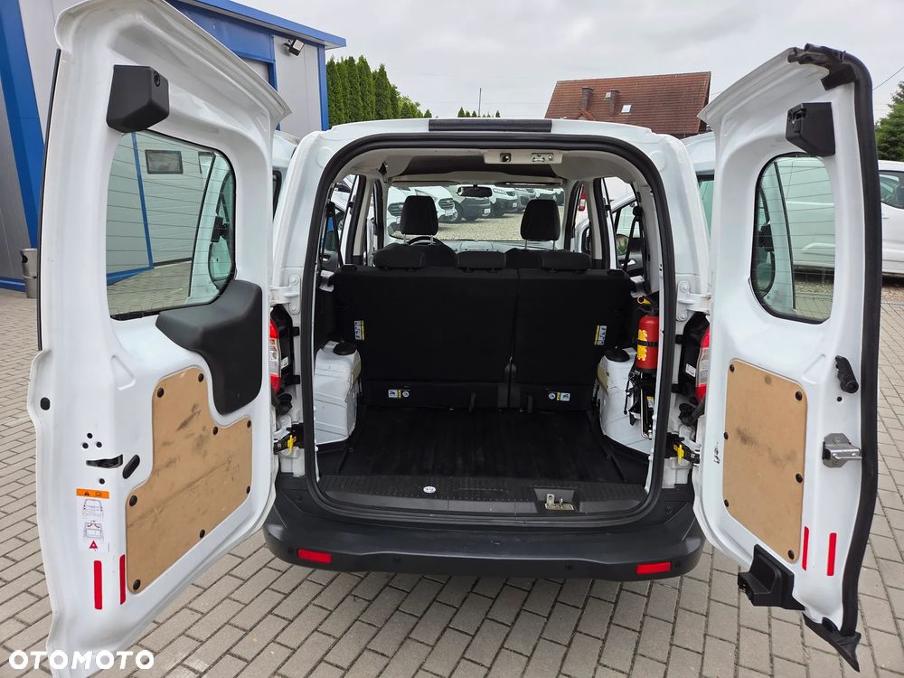 Ford Transit Courier - 20