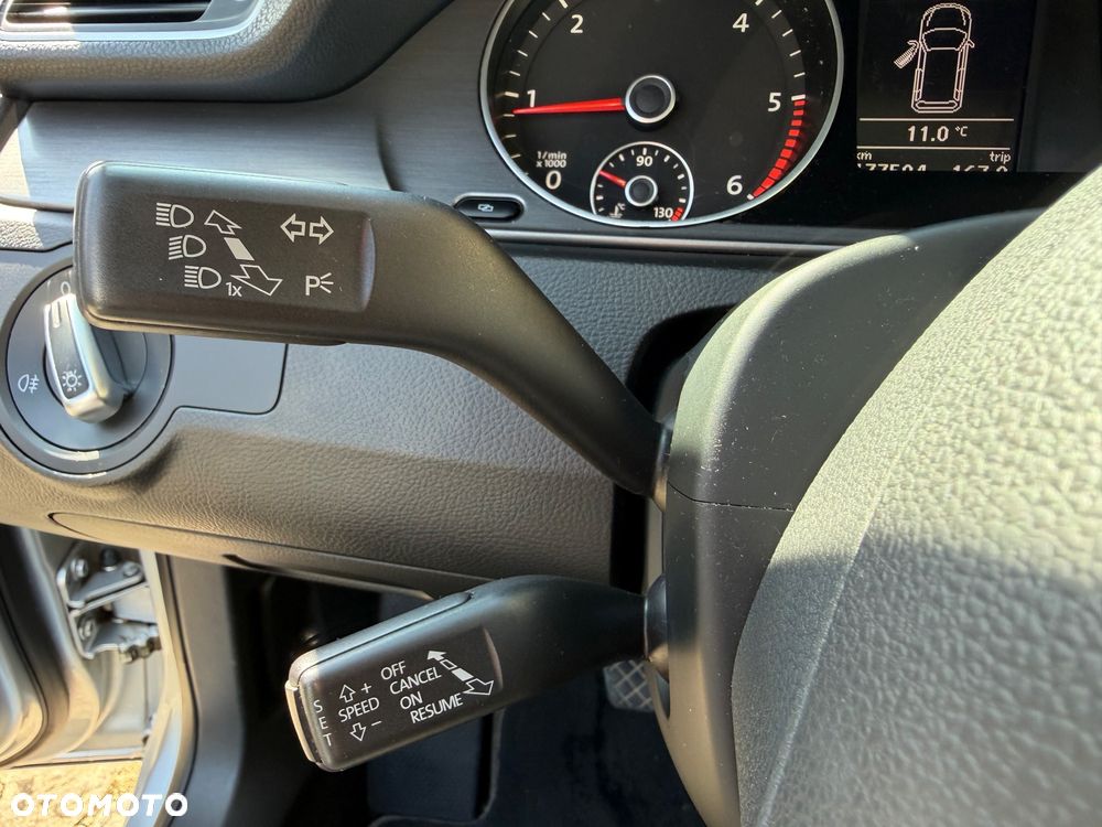 Volkswagen Passat Variant 2.0 Blue TDI SCR Trendline - 22