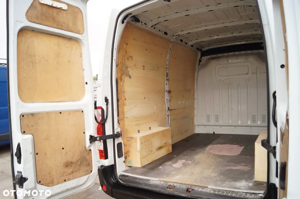 Nissan NV400 - 23