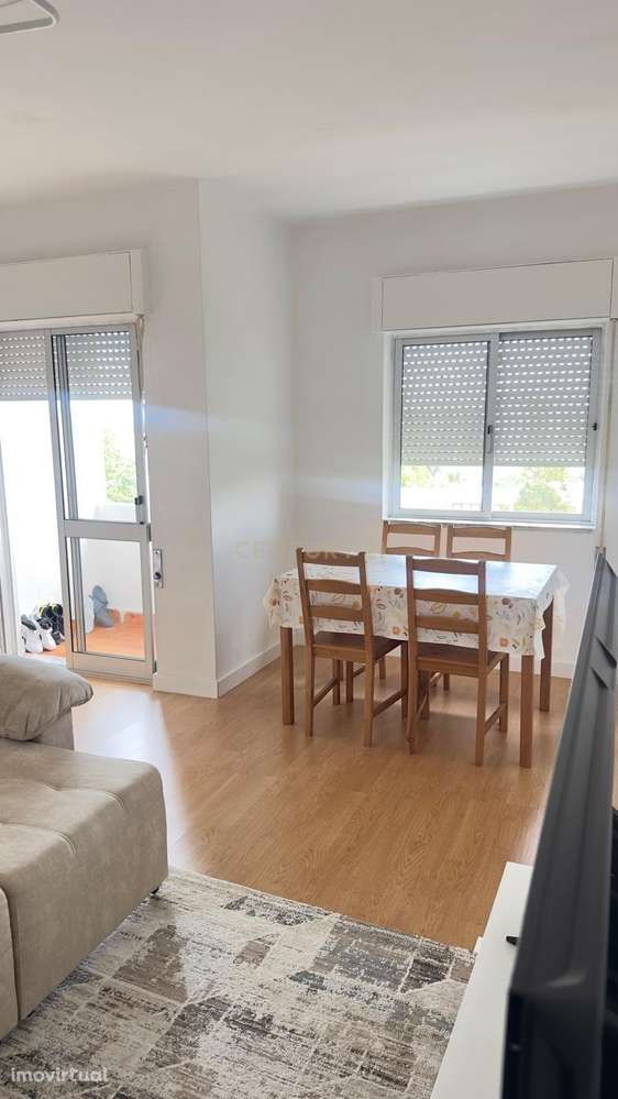 T2 Remodelado - Póvoa de Santa Iria - 5 min da Estação - Grande imagem: 3/9