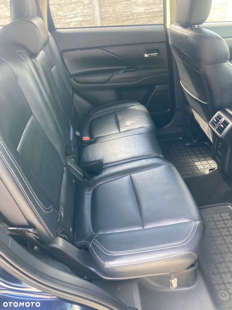 Mitsubishi Outlander - 17