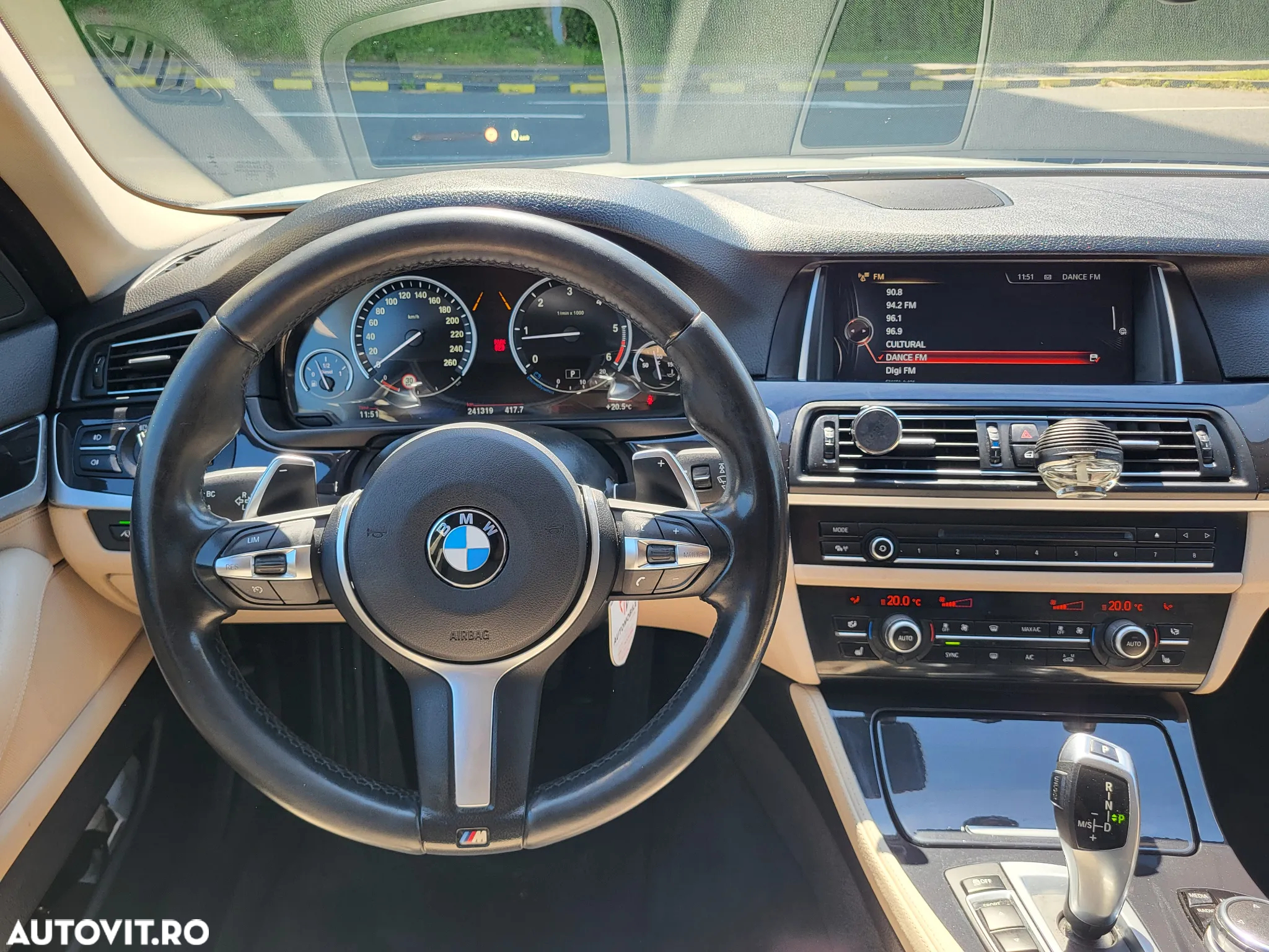 BMW Seria 5 520d xDrive Touring Aut. Luxury Line - 14