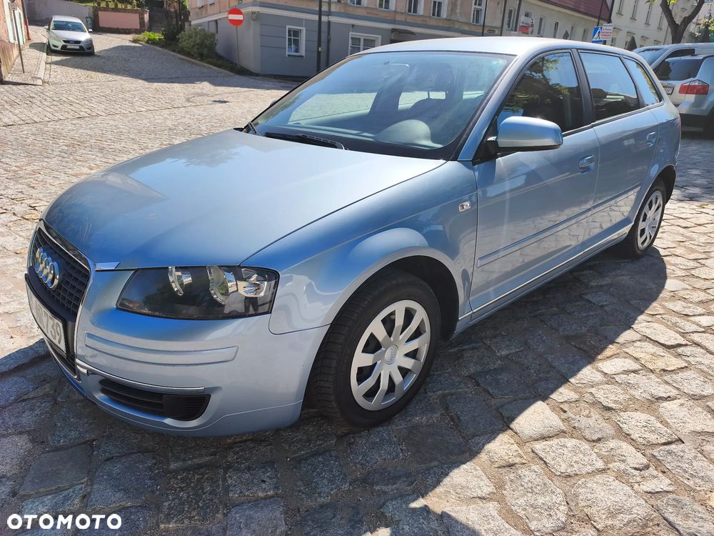Audi A3 Sportback - 1