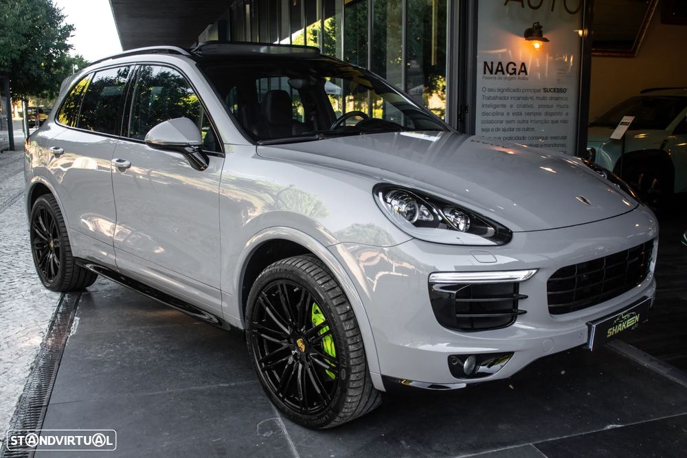 Porsche Cayenne S E-Hybrid - 10