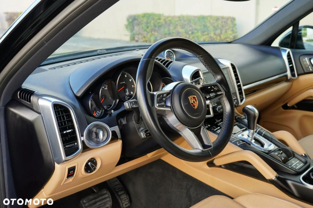 Porsche Cayenne Standard - 13