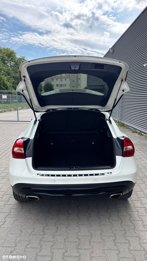 Mercedes-Benz GLA 250 4-Matic - 27