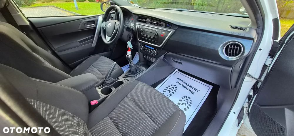 Toyota Auris 1.33 Dual-VVT-i Design Edition - 22