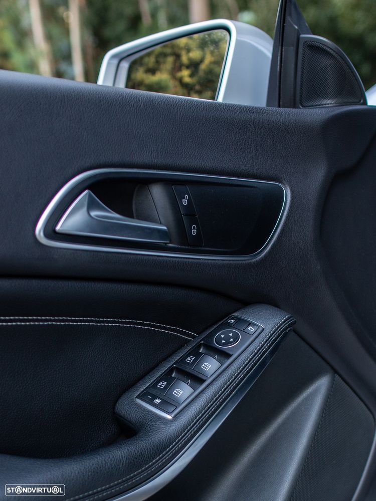 Mercedes-Benz CLA 180 d Shooting Brake - 12
