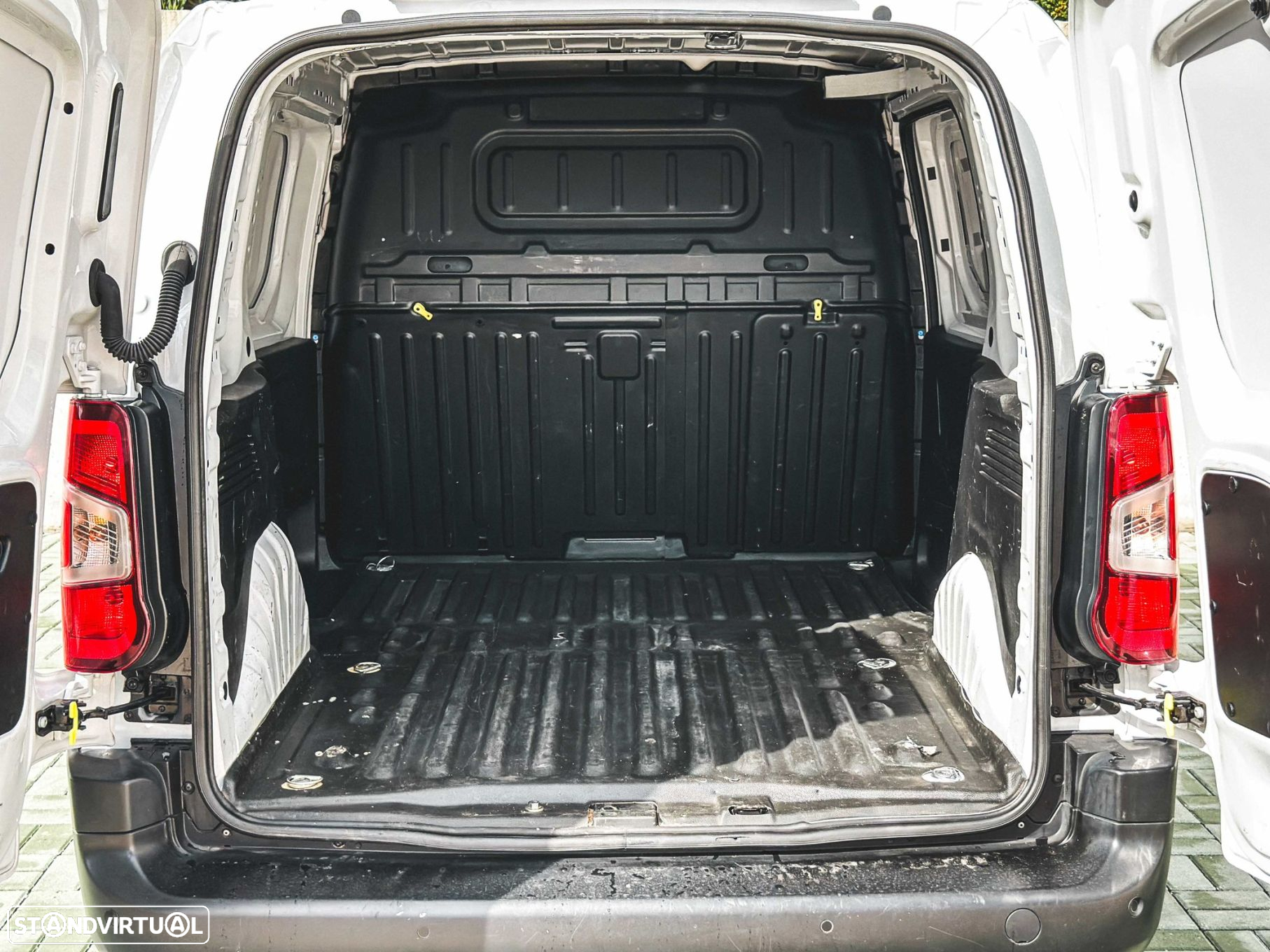 Peugeot Partner 1.5 BlueHDi Asphalt Standard - 6