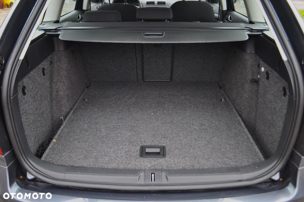 Skoda Octavia 1.6 Combi Selection - 10