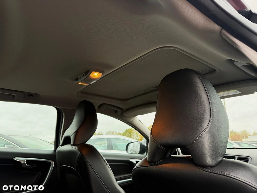 Volvo V60 D4 Geartronic Summum - 13