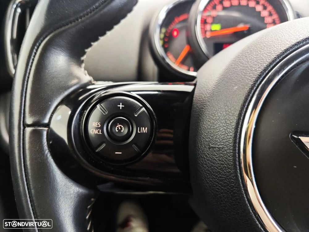 MINI Countryman Cooper SE ALL4 Auto - 37