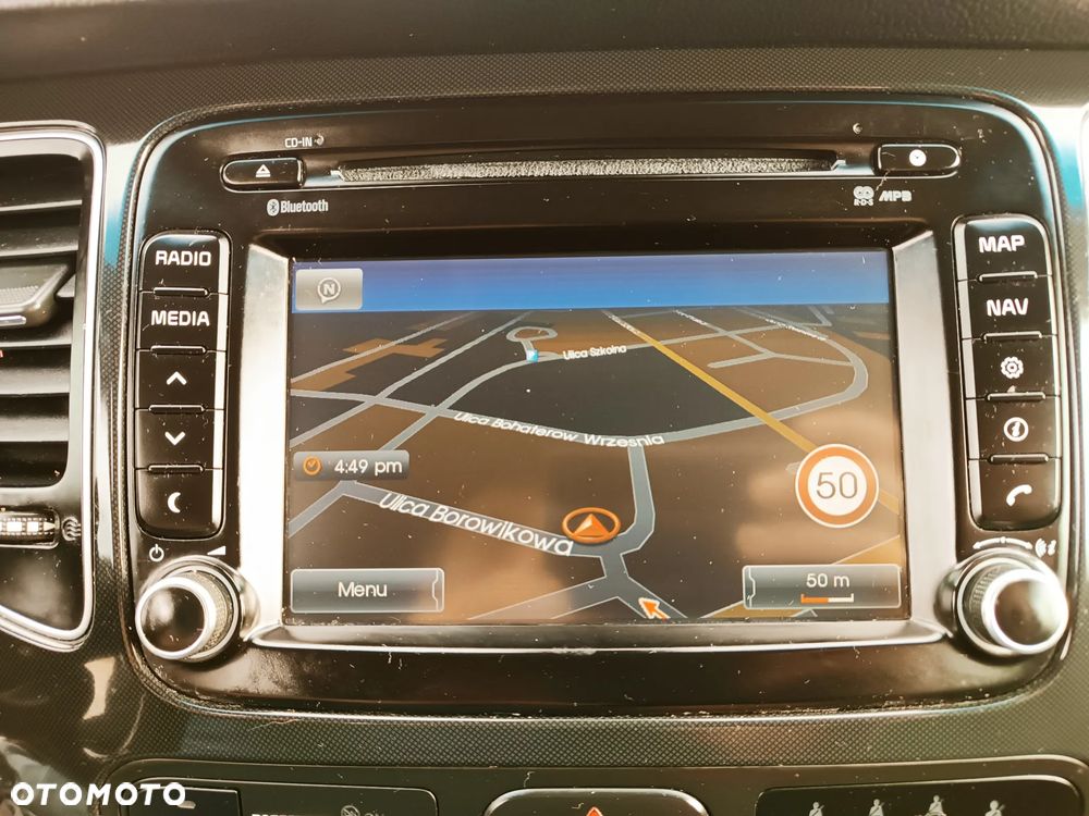 Kia Carens 1.6 GDI Attract - 27
