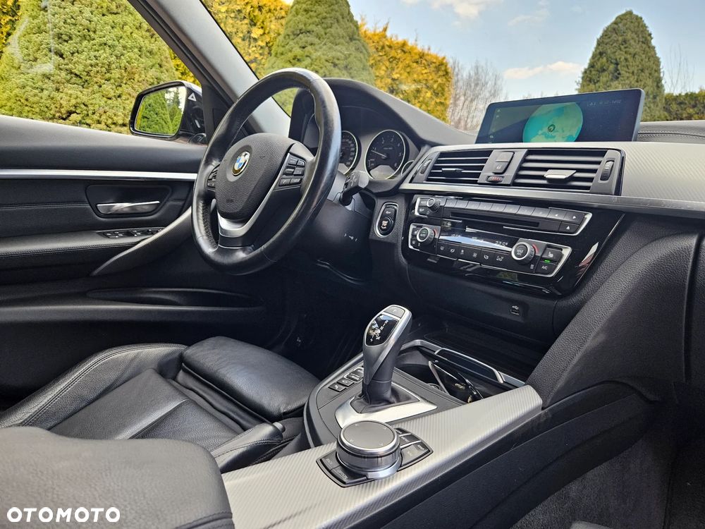 BMW Seria 3 320d xDrive Sport Line Shadow sport - 35