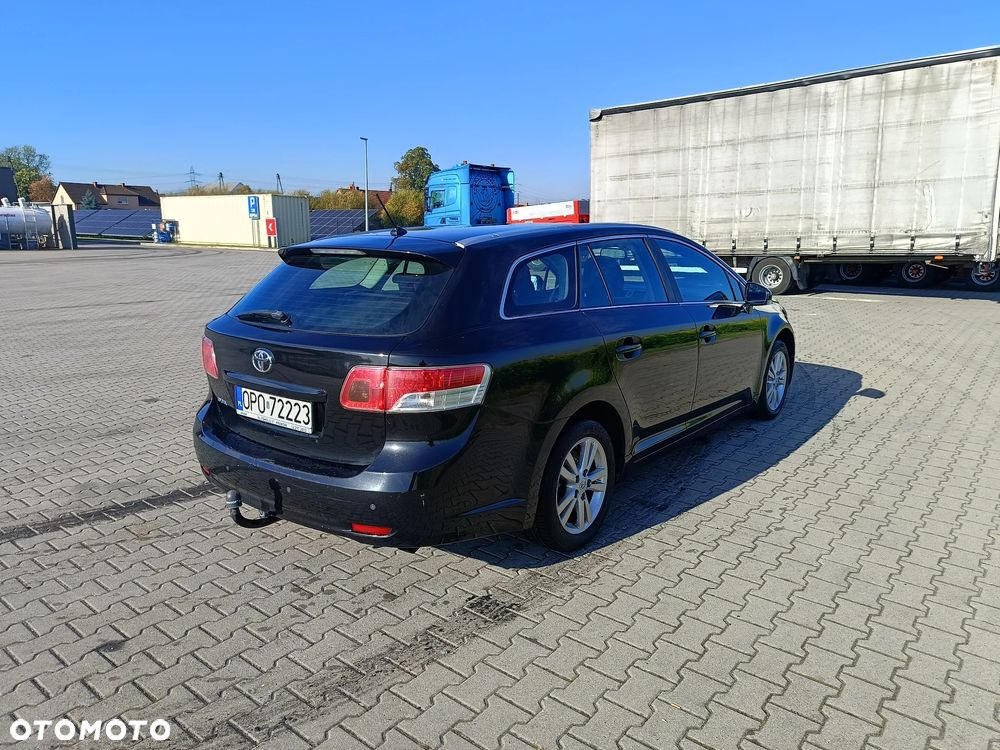 Toyota Avensis 2011 photo 3