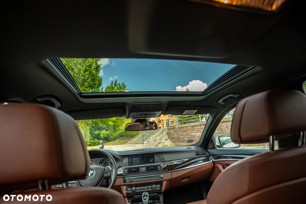BMW Seria 5 525d - 21