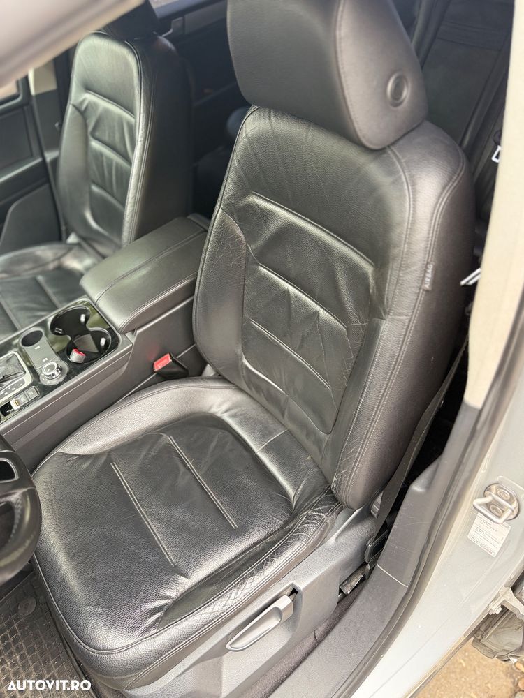 VOLKSWAGEN Touareg 2011 — imagine 8