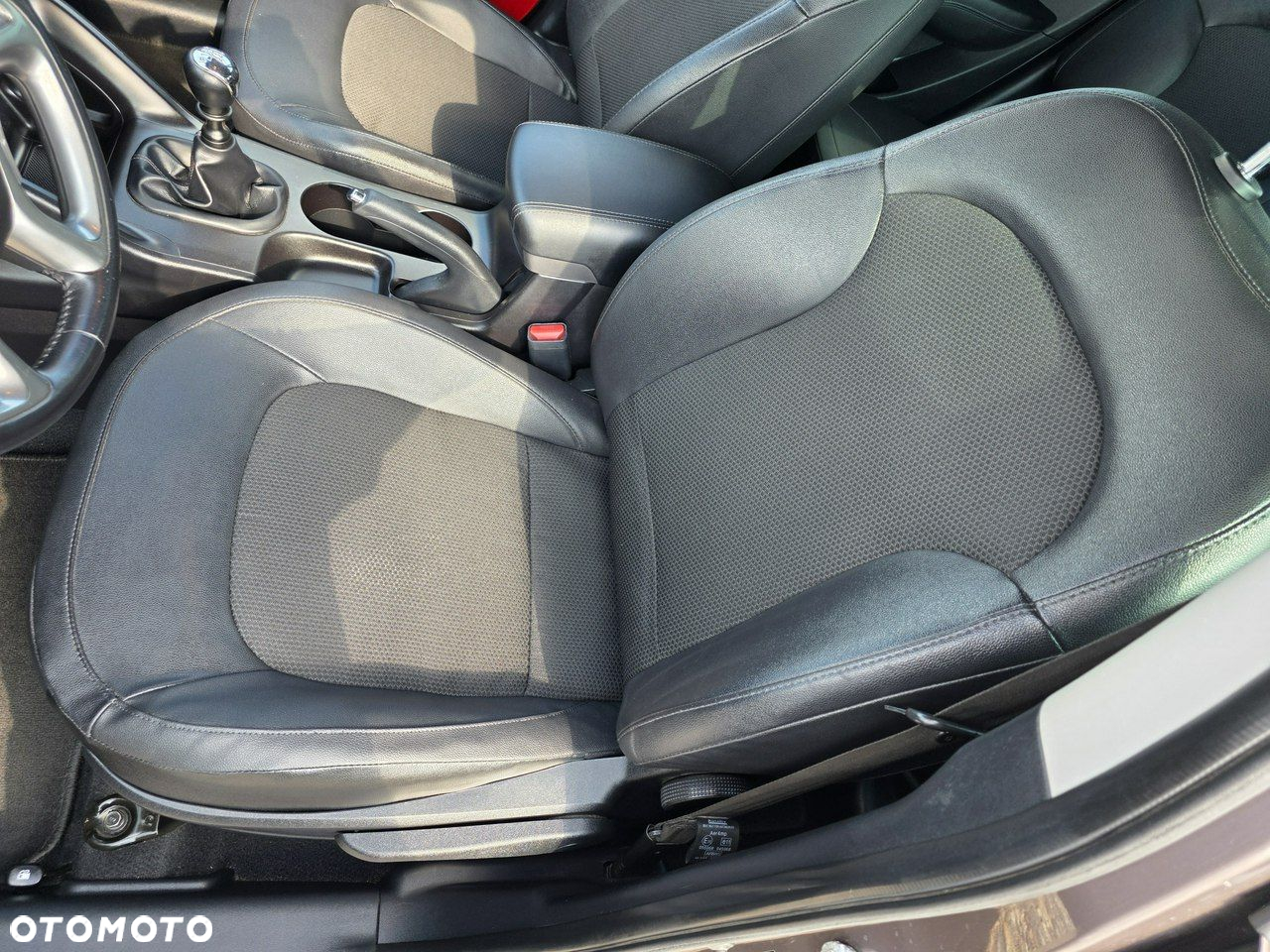 Hyundai ix35 1.6 GDI Premium 2WD - 18