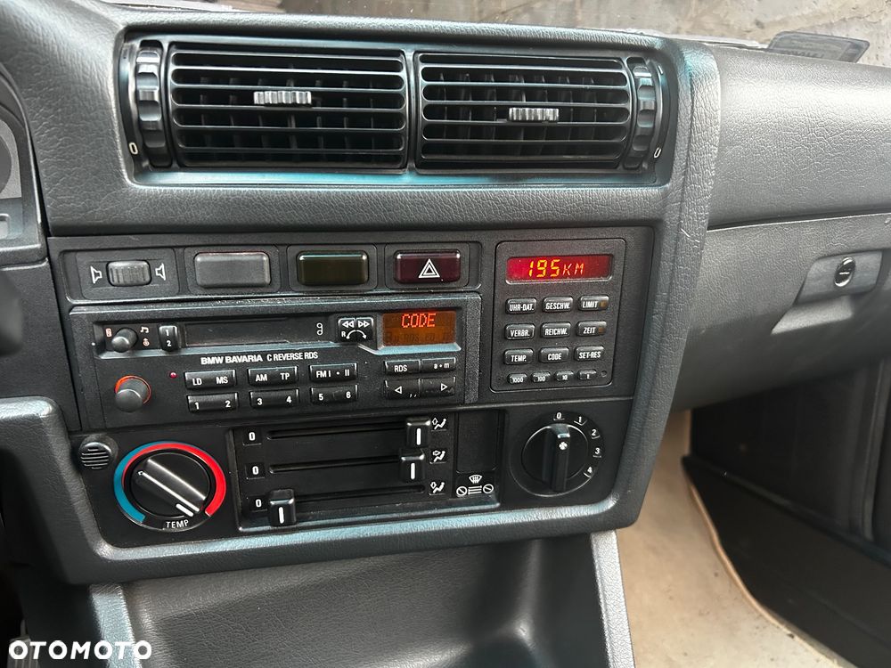 BMW Seria 3 325i - 12