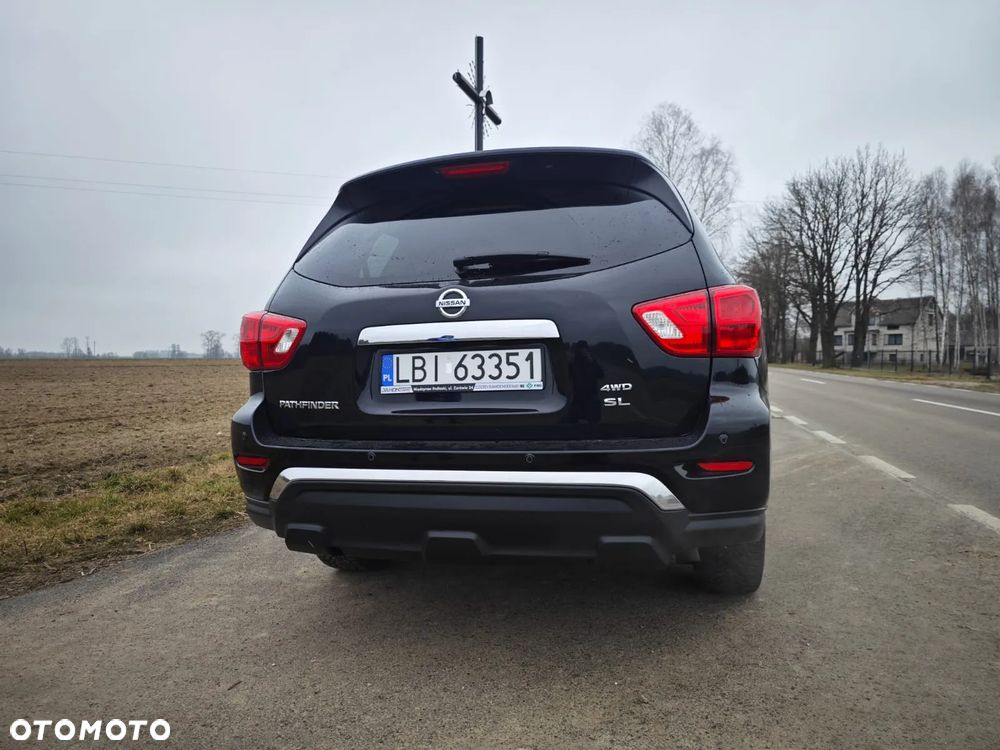 Nissan Pathfinder - 28