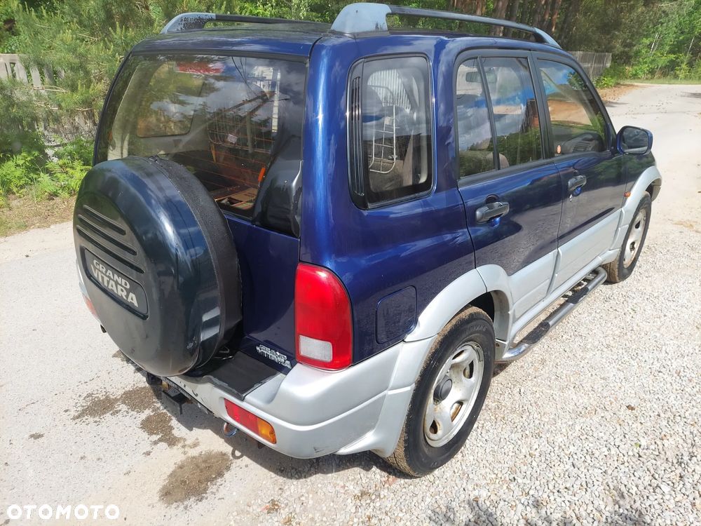 Suzuki Grand Vitara 2.0 - 17