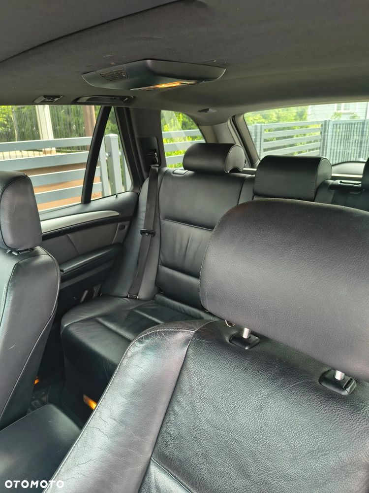 BMW X5 4.4i - 5