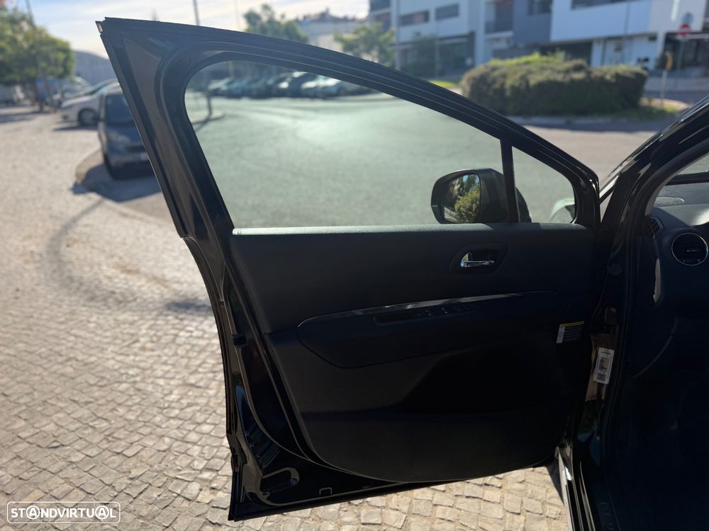 Peugeot 3008 1.6 HDi Sport 130g - 18