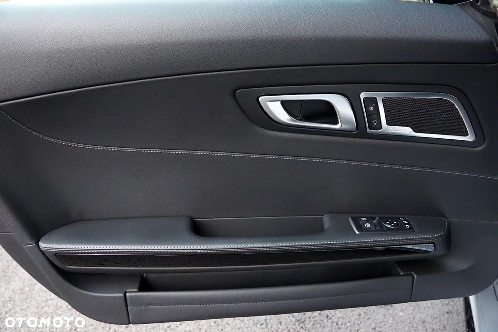 Mercedes-Benz AMG GT R - 21