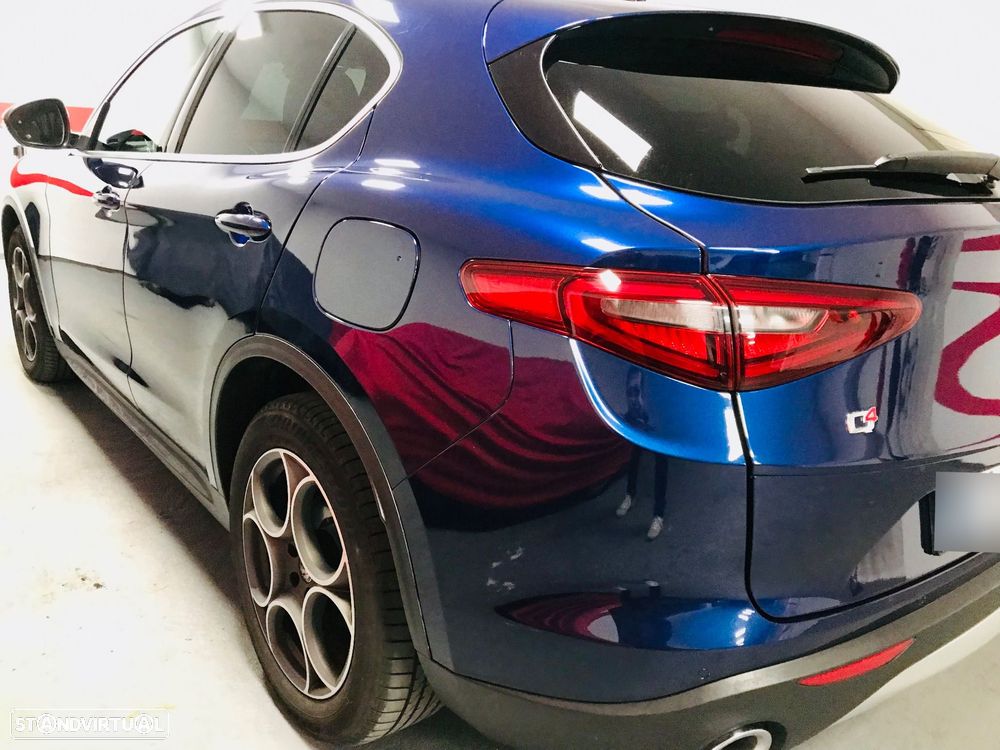Alfa Romeo Stelvio 2.2 D Estrema Q4 AT8 - 14