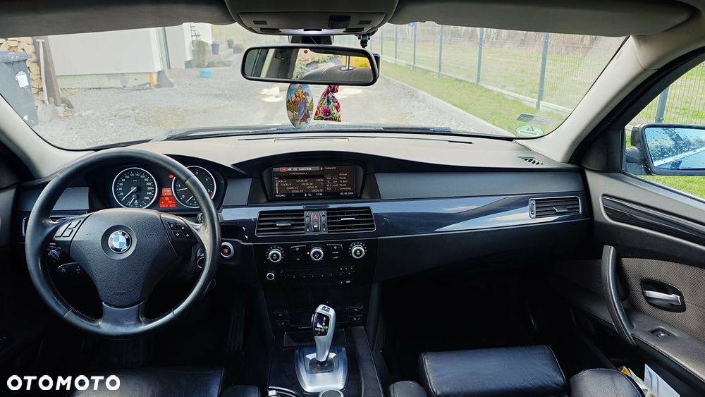BMW Seria 5 525d - 10