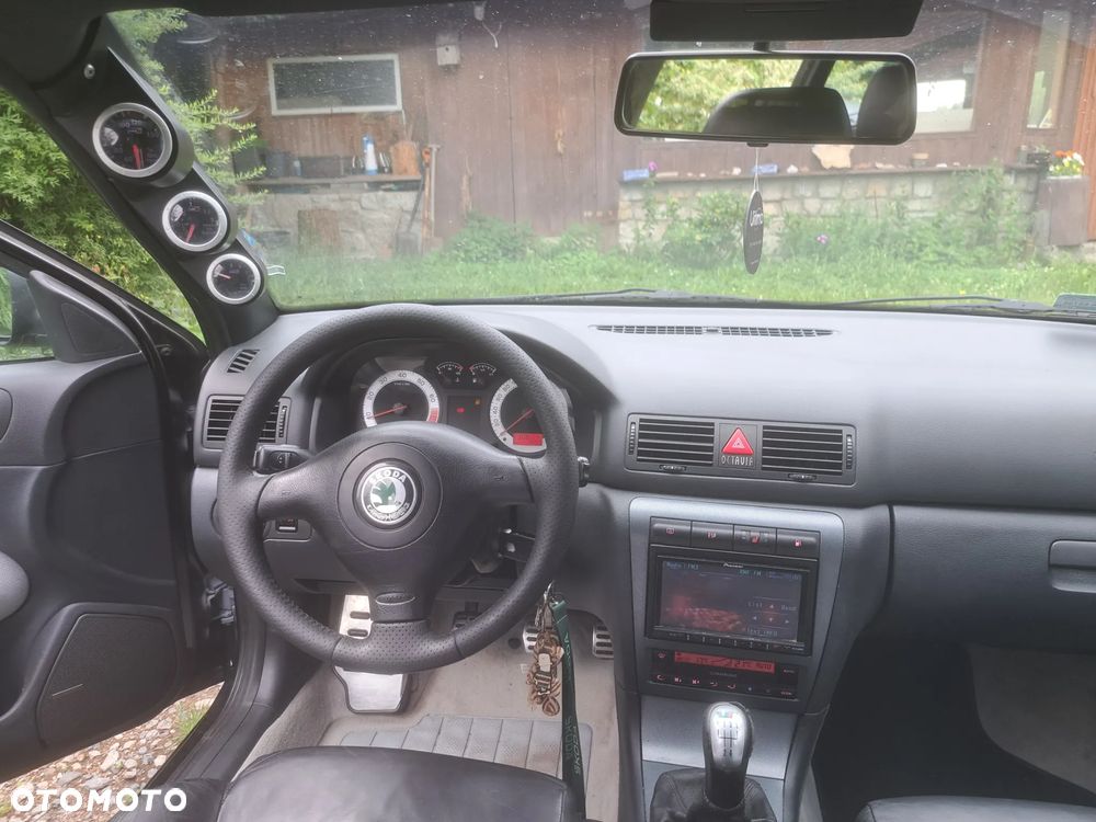 Skoda Octavia 1.8T Tour RS - 13