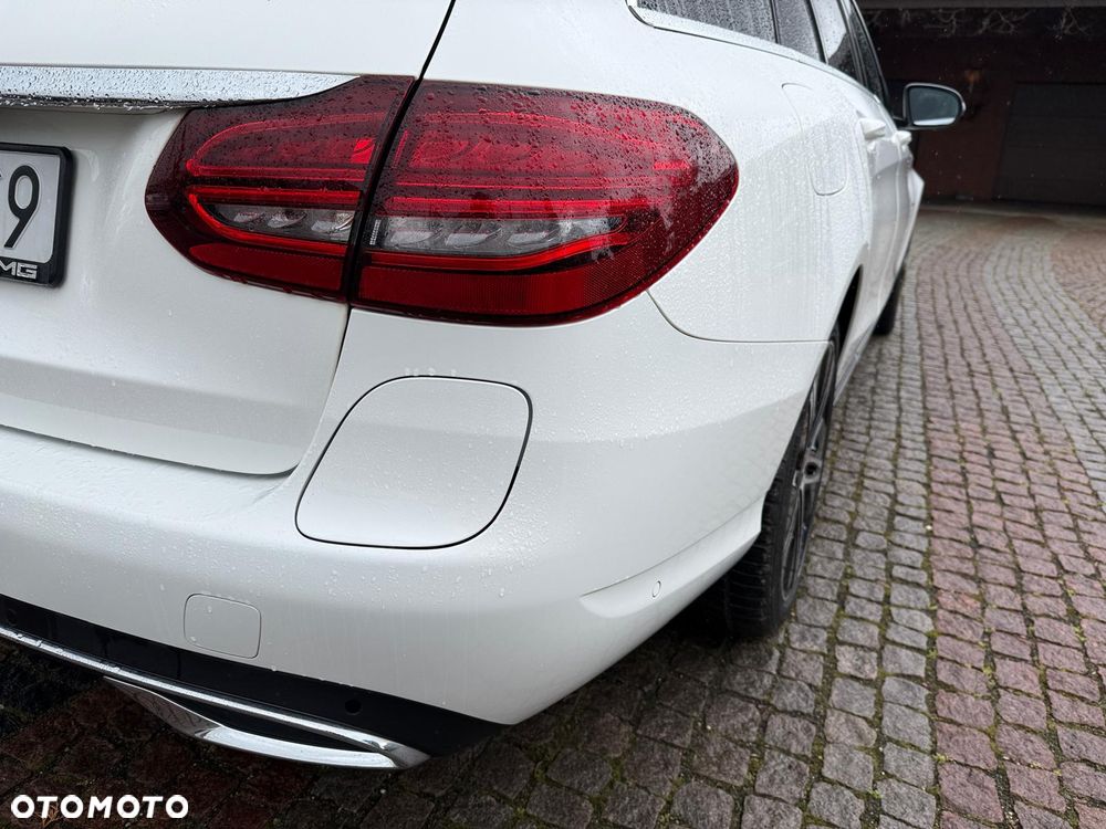 Mercedes-Benz Klasa C 300 de 9G-TRONIC - 11