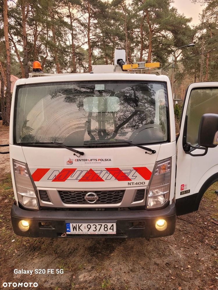 Nissan NT400 - 4