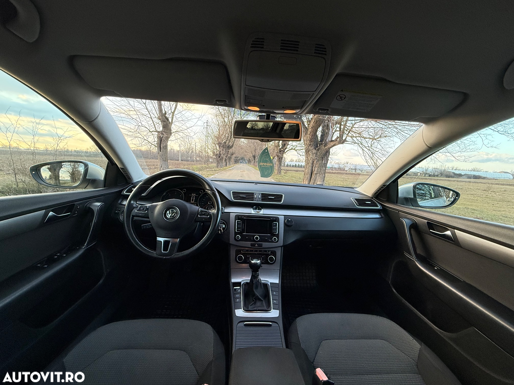 Volkswagen Passat - 18