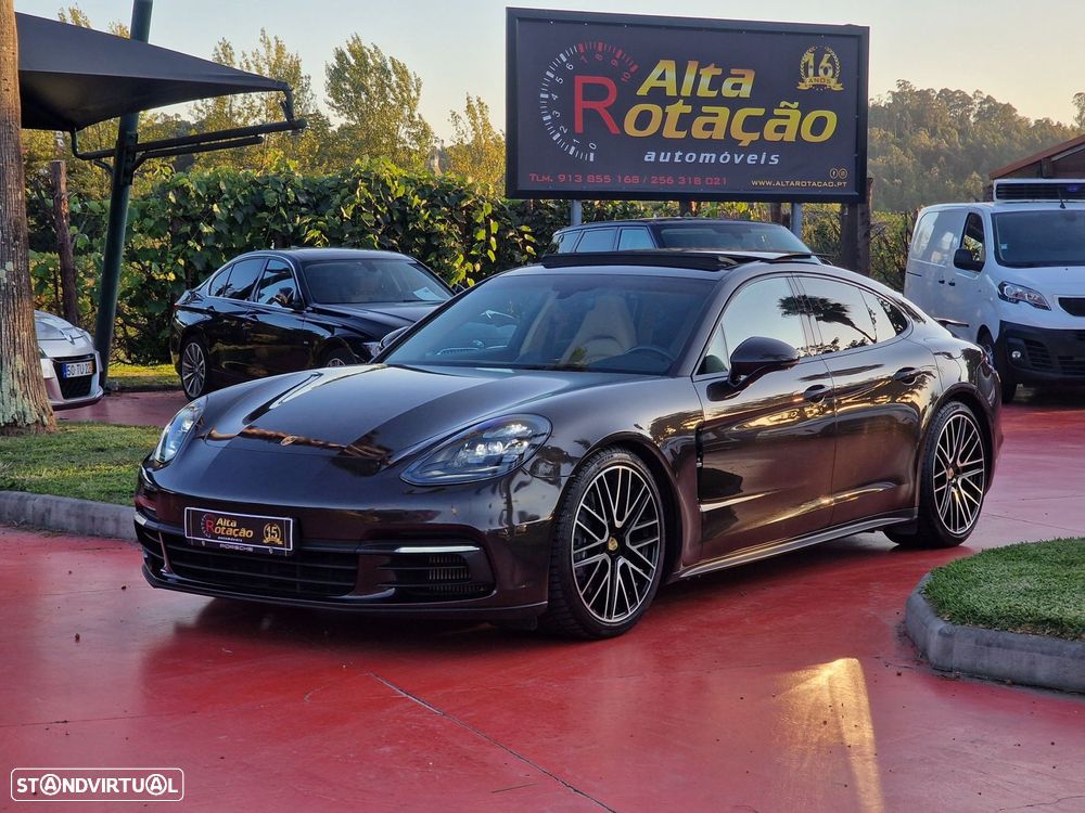 Porsche Panamera 4 E-Hybrid Edition 10 Anos - 1