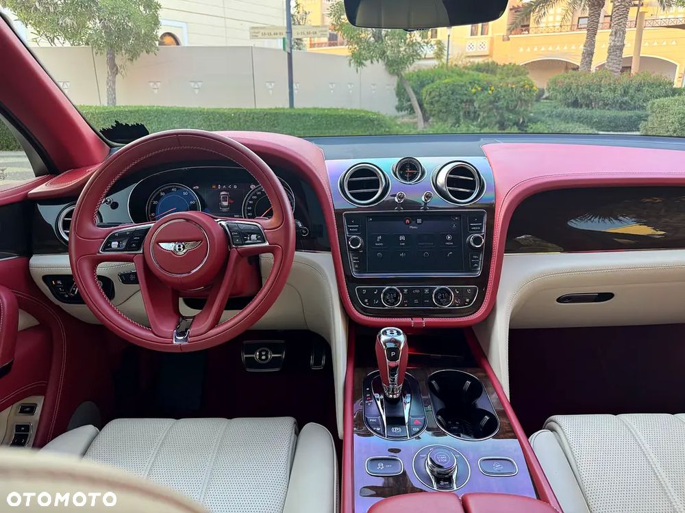 Bentley Bentayga V8 - 12