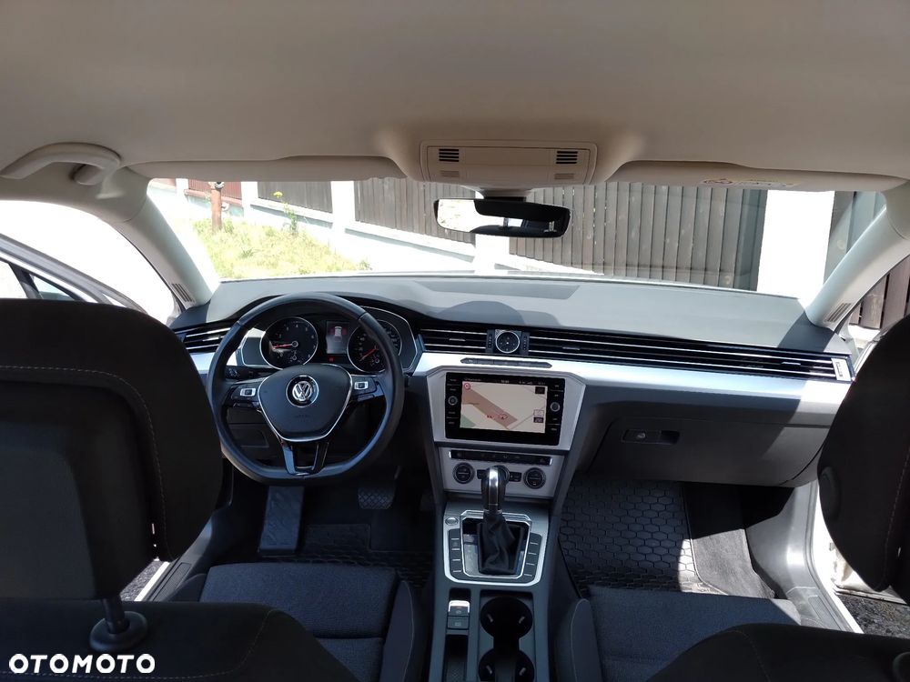 Volkswagen Passat - 10