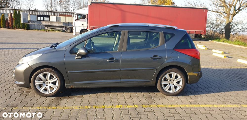 Peugeot 207 1.6 HDi - 12