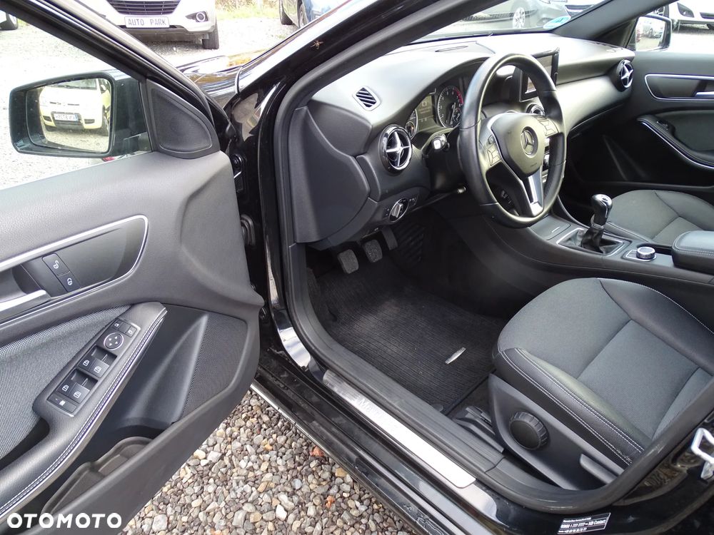 Mercedes-Benz Klasa A 180 (BlueEFFICIENCY) Urban - 23