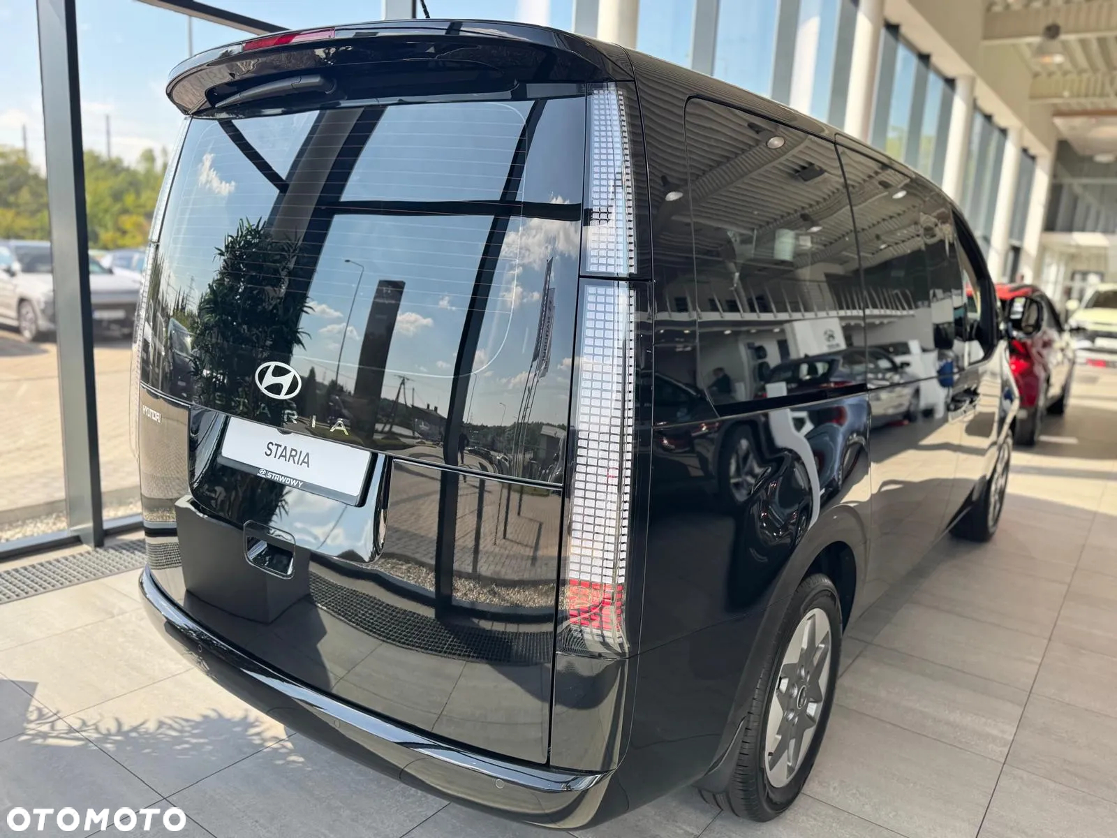 Hyundai Staria 1.6 T-GDI HEV Smart VIP - 5
