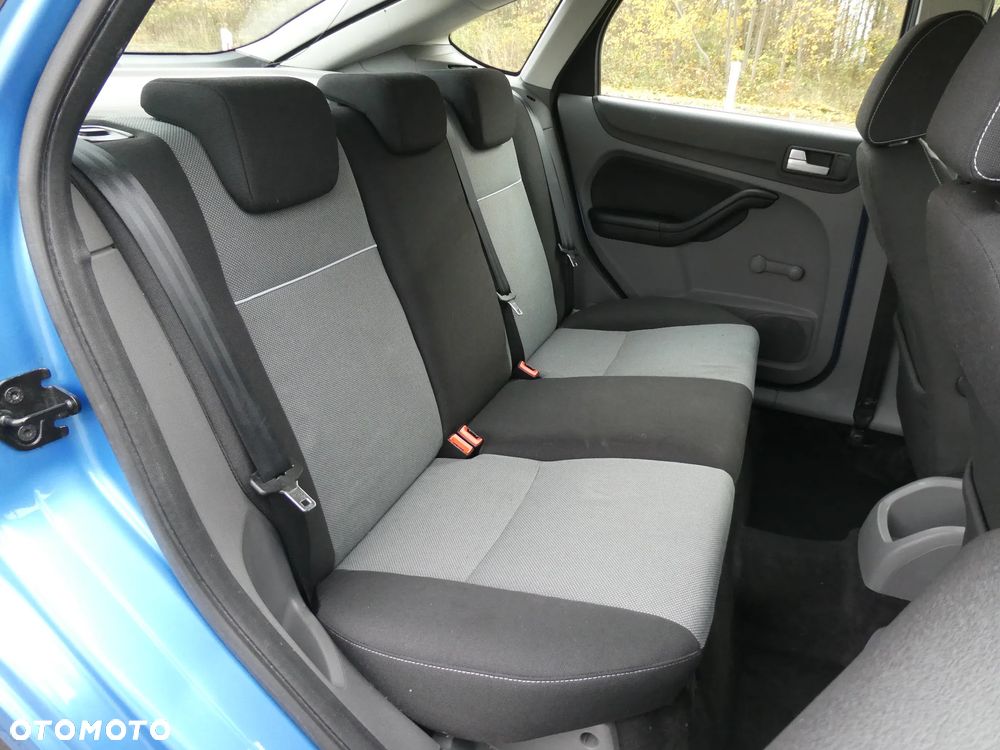 Ford Focus 2.0 16V Style+ - 24