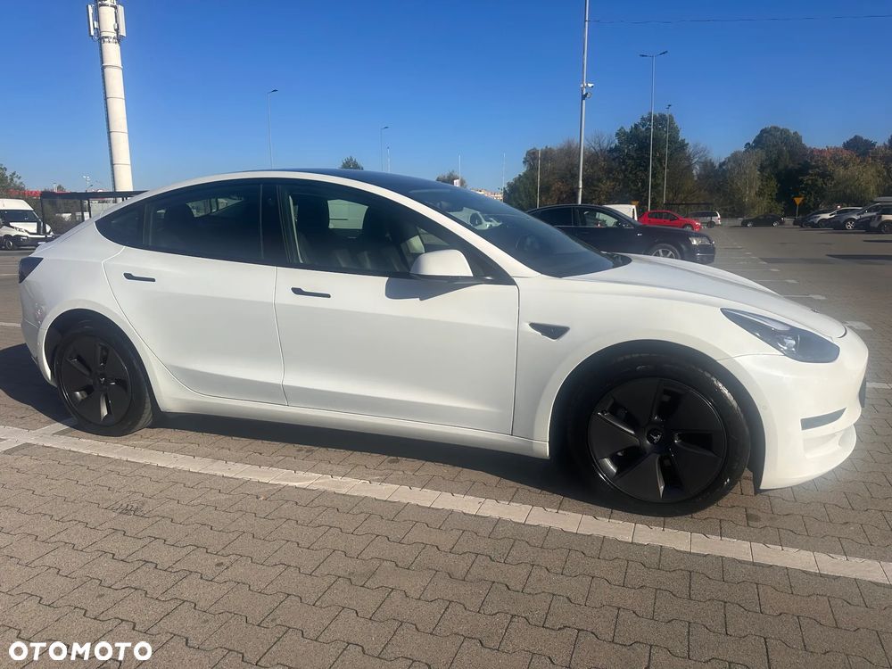 Tesla Model 3 - 1