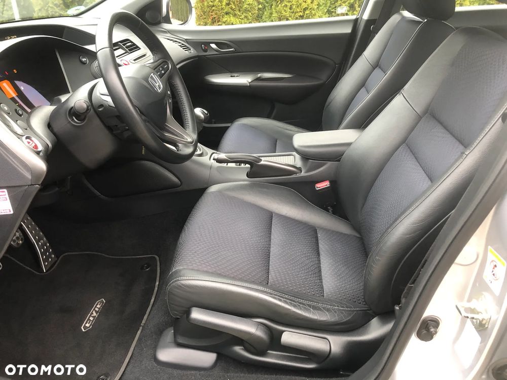 Honda Civic 1.4 i-VTEC Sport - 23