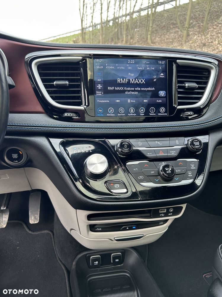 Chrysler Pacifica - 13