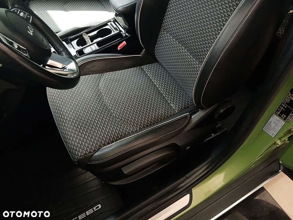 Kia XCeed 1.6 T-GDI Business Line DCT - 12