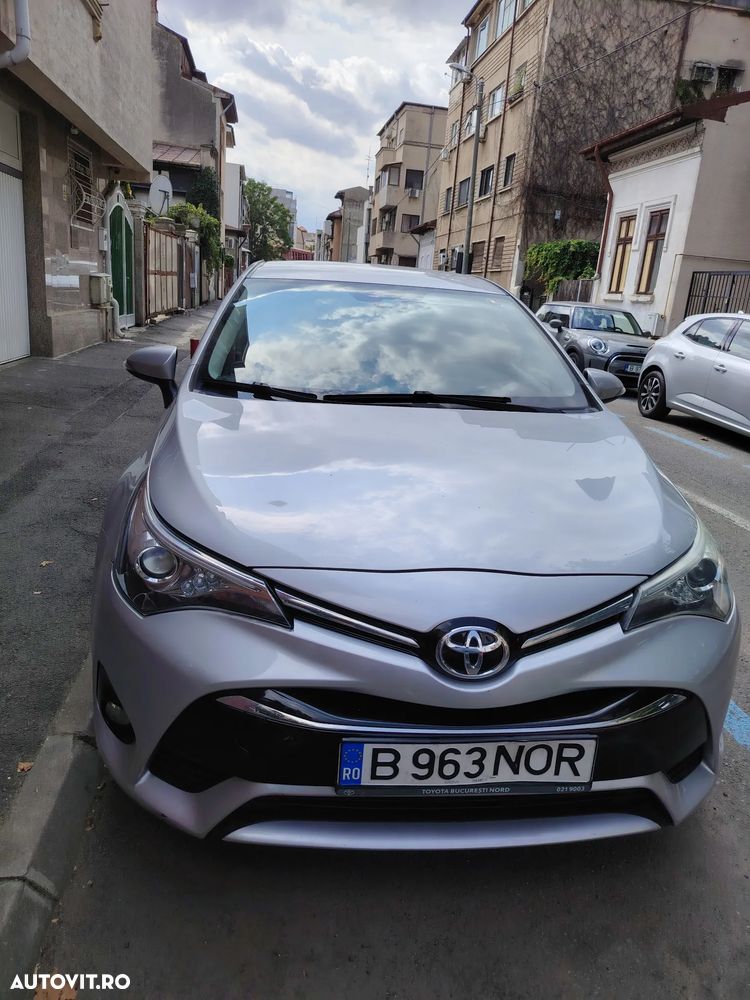 Toyota Avensis 1.8 Multidrive S Executive - 1